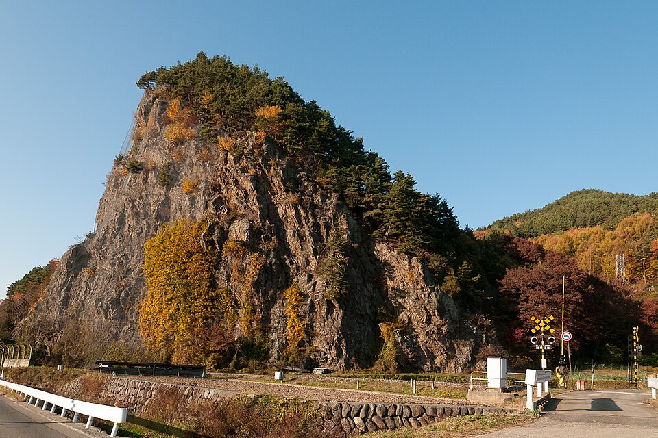 Fayl:HijiriIwa-Sakuho-Nagano.jpg