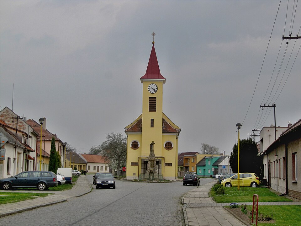 Fayl:Kostelany nad Moravou-náves.jpg