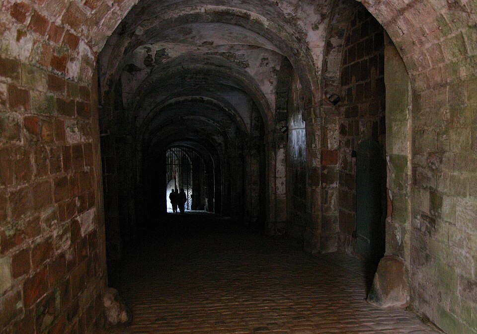 Fayl:Bitsch-Zitadelle-44-Zugangstunnel-2008-gje.jpg