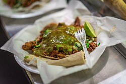 Taco al pastor guakamol bilan