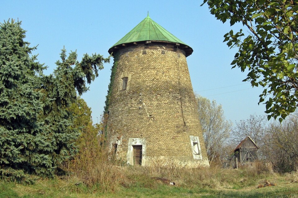 Fayl:Tataháza szélmalom.jpg