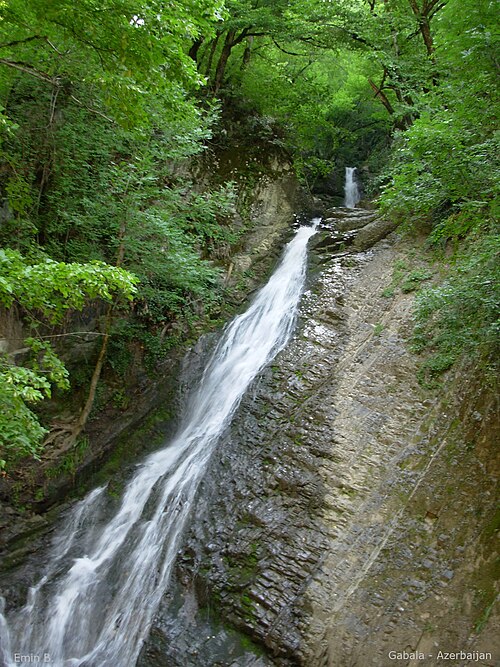 Fayl:Waterfall Gabala Azerbaijan.jpg