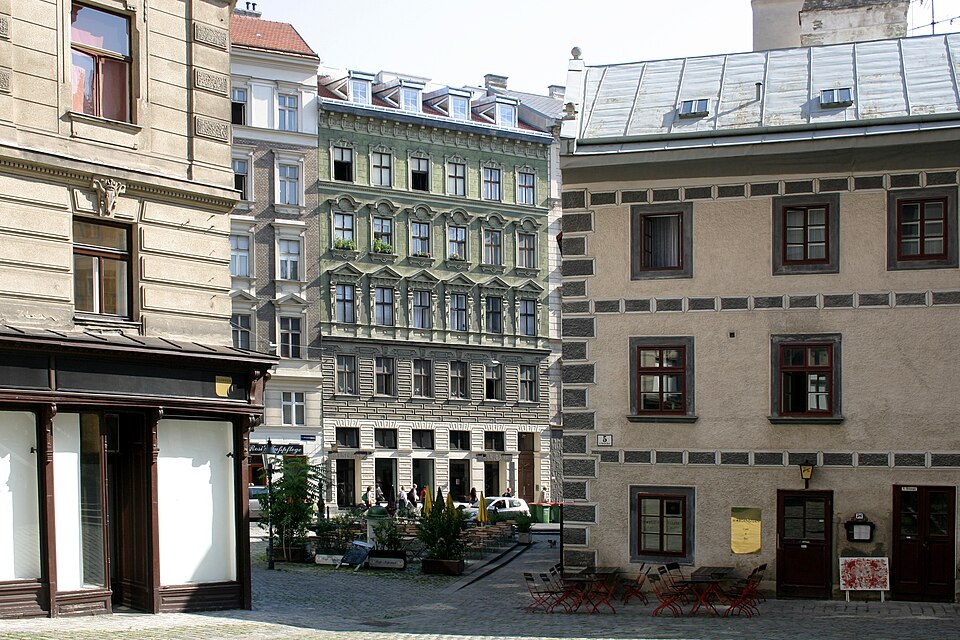 Fayl:Wien-St-Ulrichs-Platz-08-2007-gje.jpg