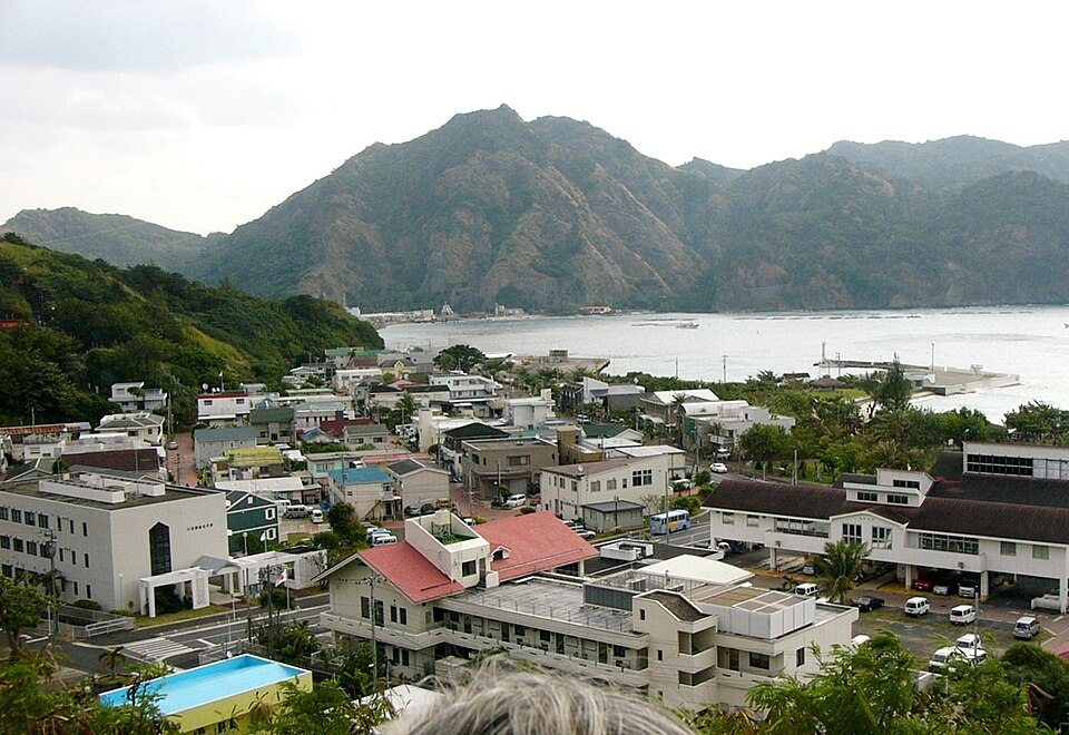 Fayl:小笠原父島東町付近.jpg