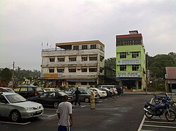 Teluk Sengatdagi biznes binolarining ko'rinishi