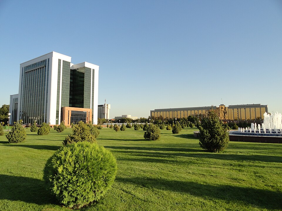 Fayl:Mustaqillik maydoni, Tashkent, Uzbekistan. (6136468825).jpg