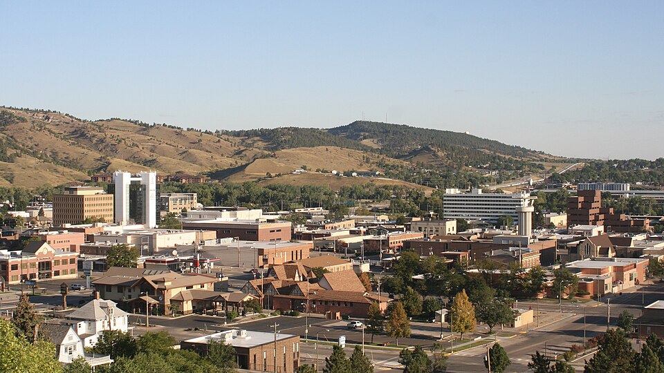 Fayl:Rapid City Skyline (2022).jpg