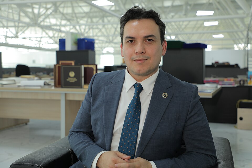 Fayl:Shuhrat Sattorov.jpg