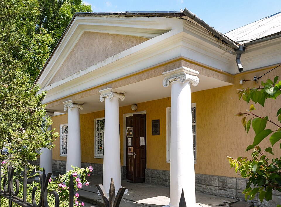 Fayl:Тульчинський краєзнавчий музей P1400059.jpg