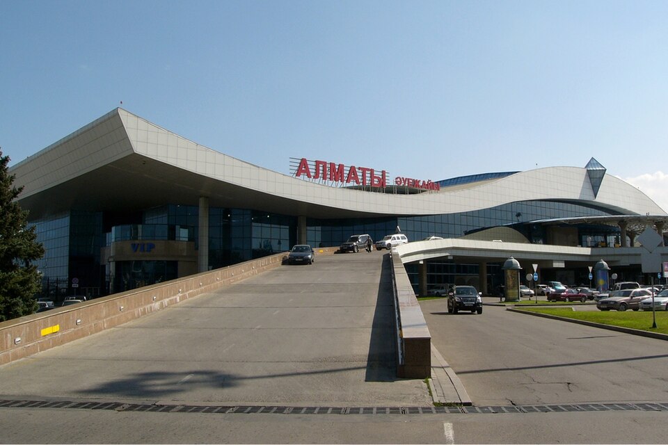 Fayl:Almaty Airport Osokin-1.jpg