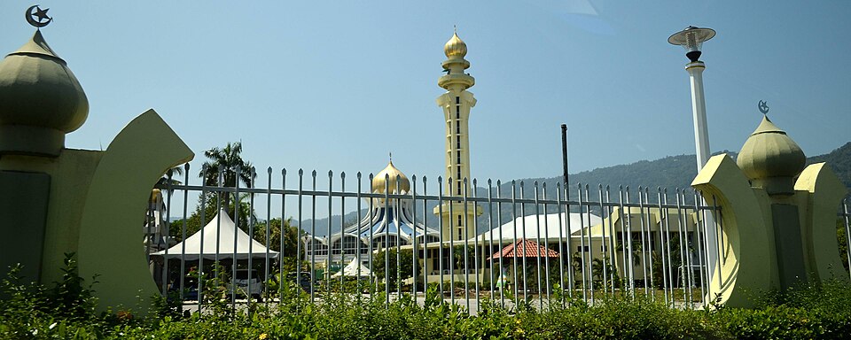 Fayl:Cmglee Penang State Mosque.jpg