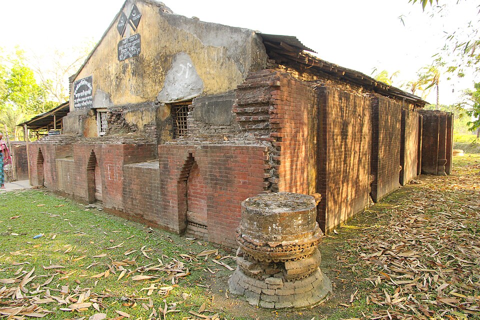 Fayl:Jhenaidah ShatgachiaMosque 20Mar14 IMG 6970.jpg
