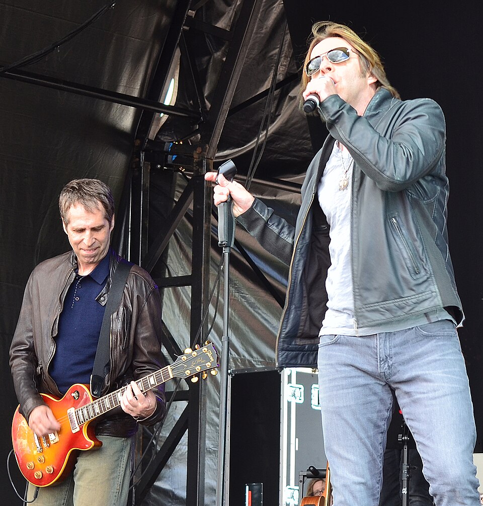 Fayl:Johnny Hates Jazz 2014.jpg