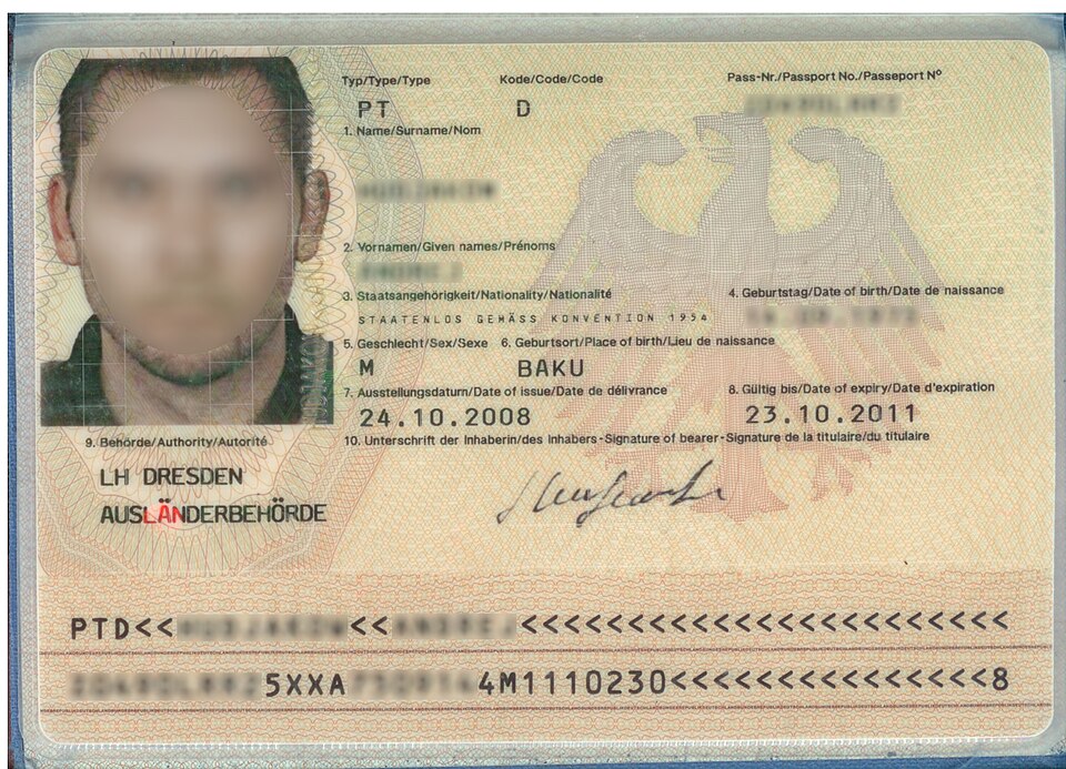 Fayl:Reiseausweis D innen.jpg