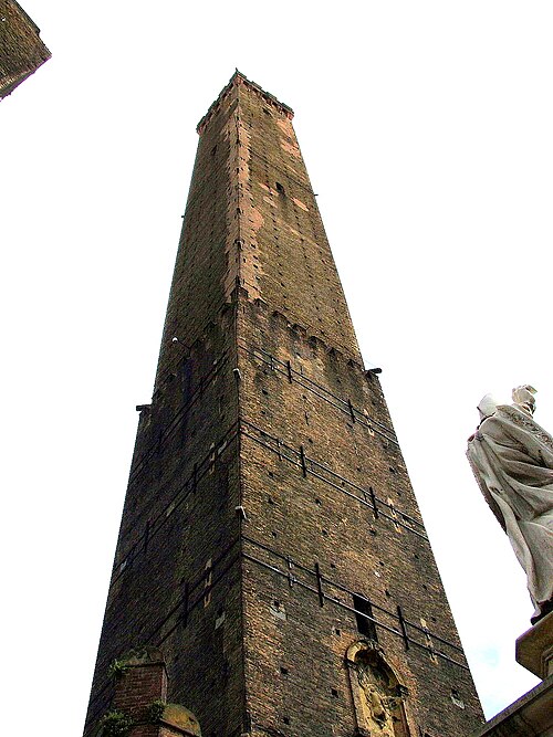Fayl:Bologna-La Torre degli Asinelli-DSCF7196.JPG