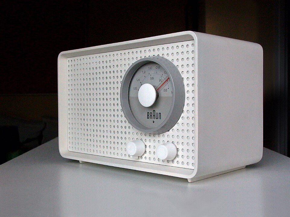 Fayl:Braun SK 2 Radio.jpg
