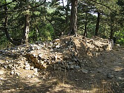 Ay-Todor burnidagi 1-3-asrlardagi Xaraks Rim qal'asi qoldiqlari.