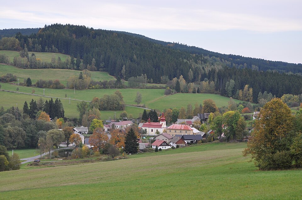 Fayl:Krásné-od-severozápadu2012b.jpg