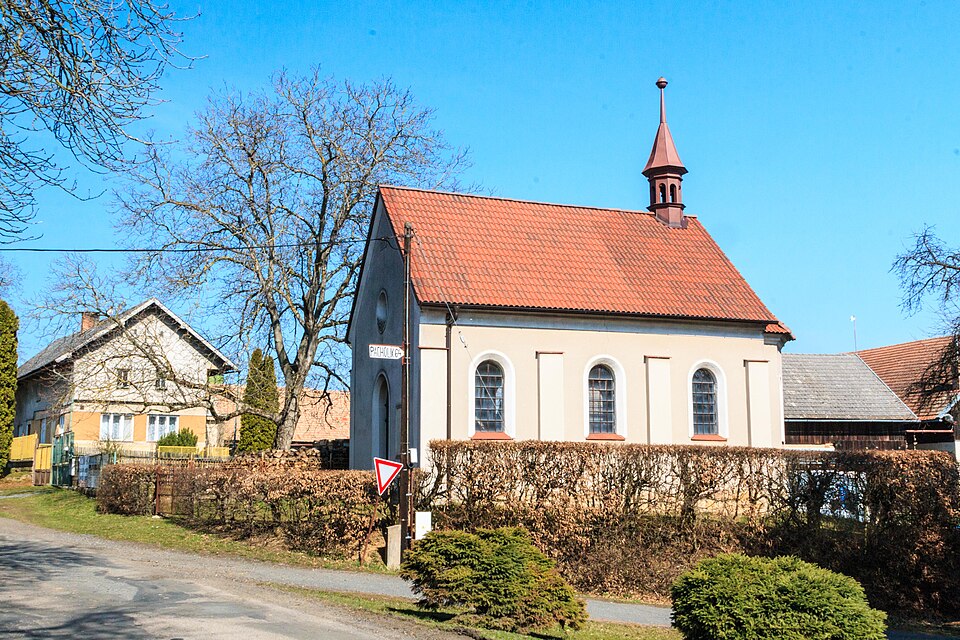 Fayl:Zelenecká Lhota kaple.jpg