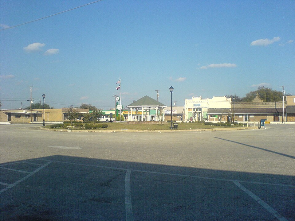 Fayl:Alvarado gazebo.JPG