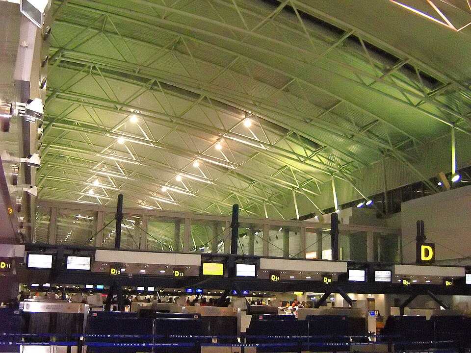 Fayl:Beijing Capital Departure Hall.jpg