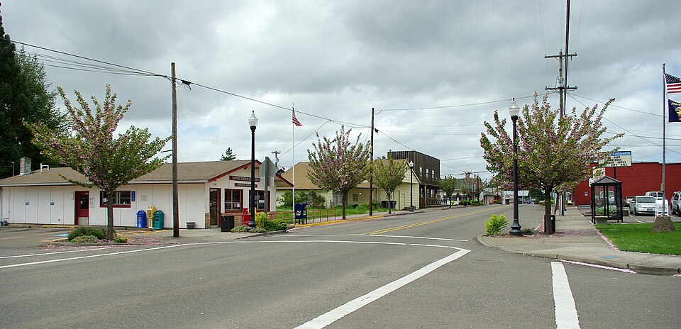 Fayl:Lafayette Oregon 99W.JPG