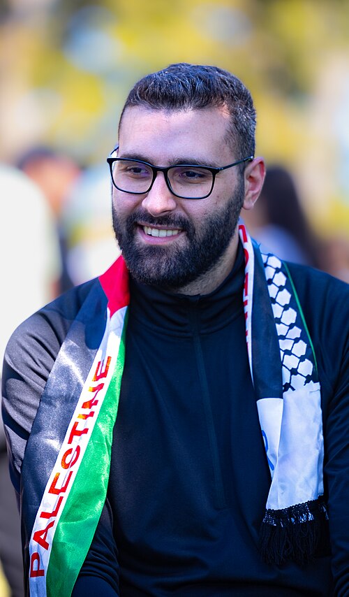 Fayl:MotazAzaiza.jpg