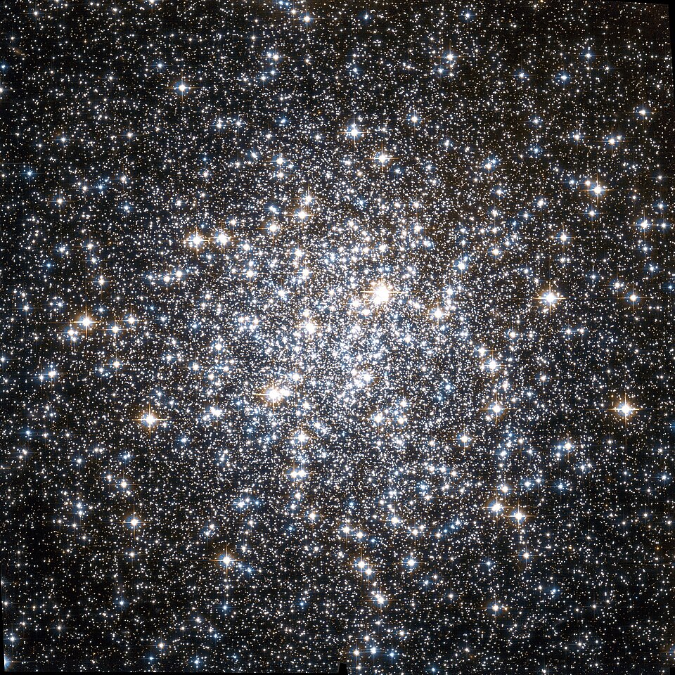 Fayl:NGC 6723 Hubble WikiSky.jpg