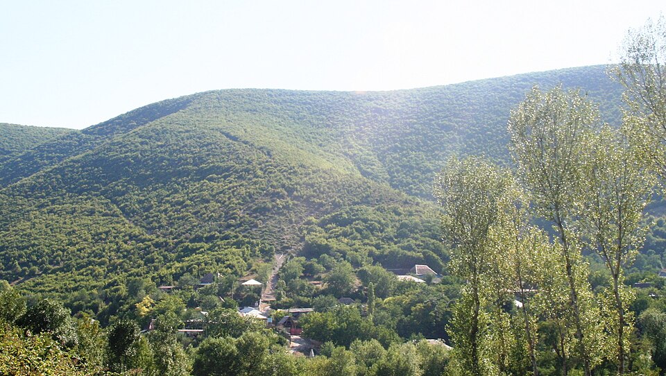 Fayl:Okhud village in Shaki.jpg