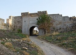 Yeni-Kalening gʻarbiy darvozasi