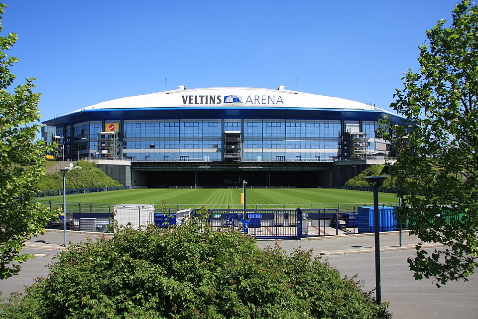 Fayl:2010-06-03 Arena AufSchalke 20.jpg