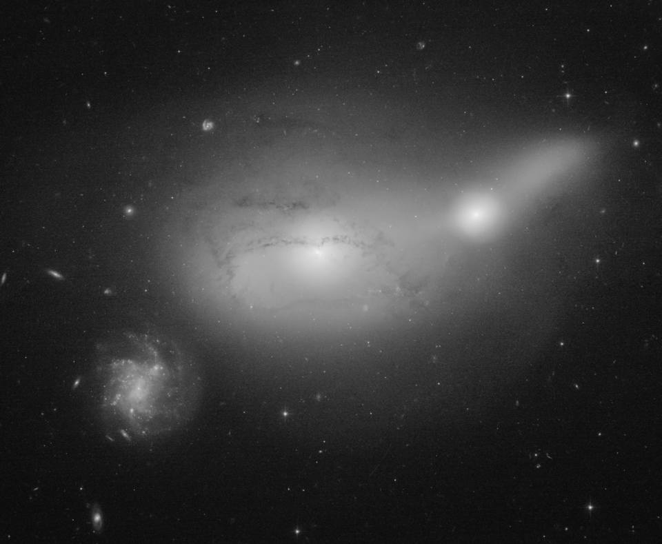 Fayl:Arp 176.png