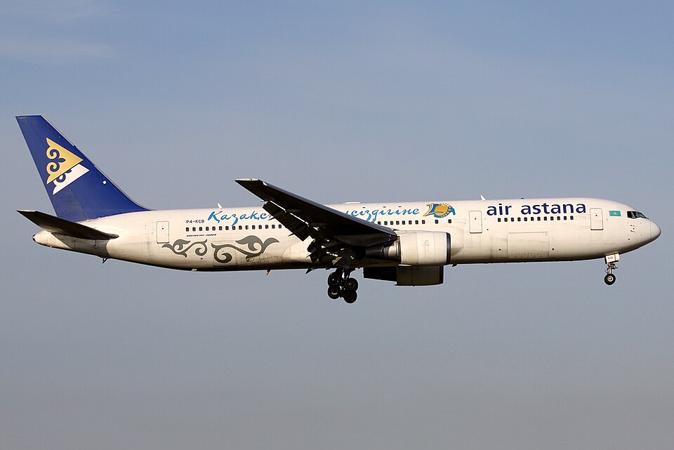Fayl:Boeing 767-306-ER, Air Astana AN2091248.jpg