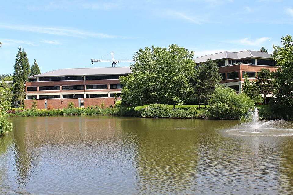 Fayl:Costcoheadquarters.jpg
