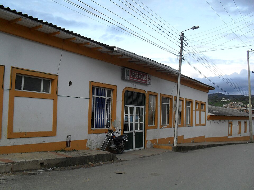 Fayl:Hospital Moniquira.JPG
