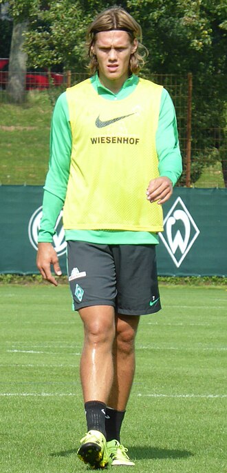 Fayl:Jannik-Vestergaard-Training-Bremen.jpg