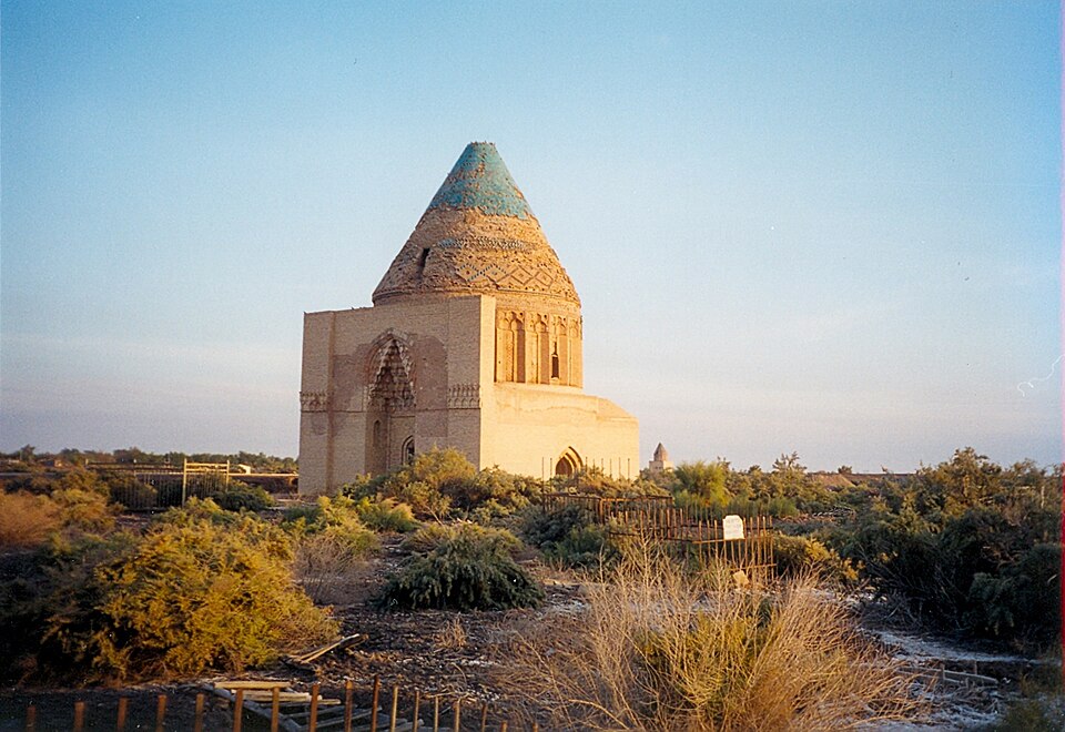 Fayl:KonyeUrgenchMausoleum.jpg