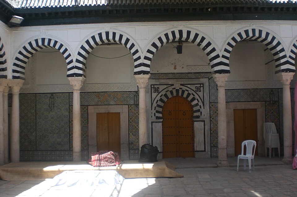 Fayl:Medersa Bir Lahjar.JPG