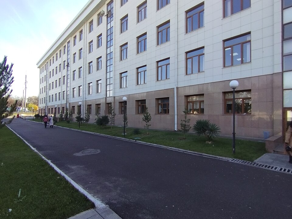 Fayl:Philology faculty.jpg