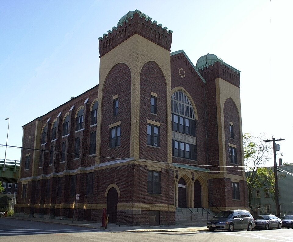 Fayl:Congregation Agudath Shalom Chelsea MA.jpg