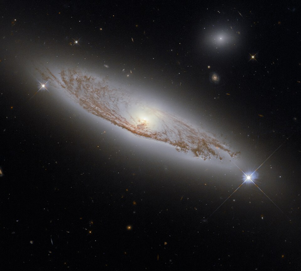 Fayl:NGC5037 - HST - Potw2121a.tif