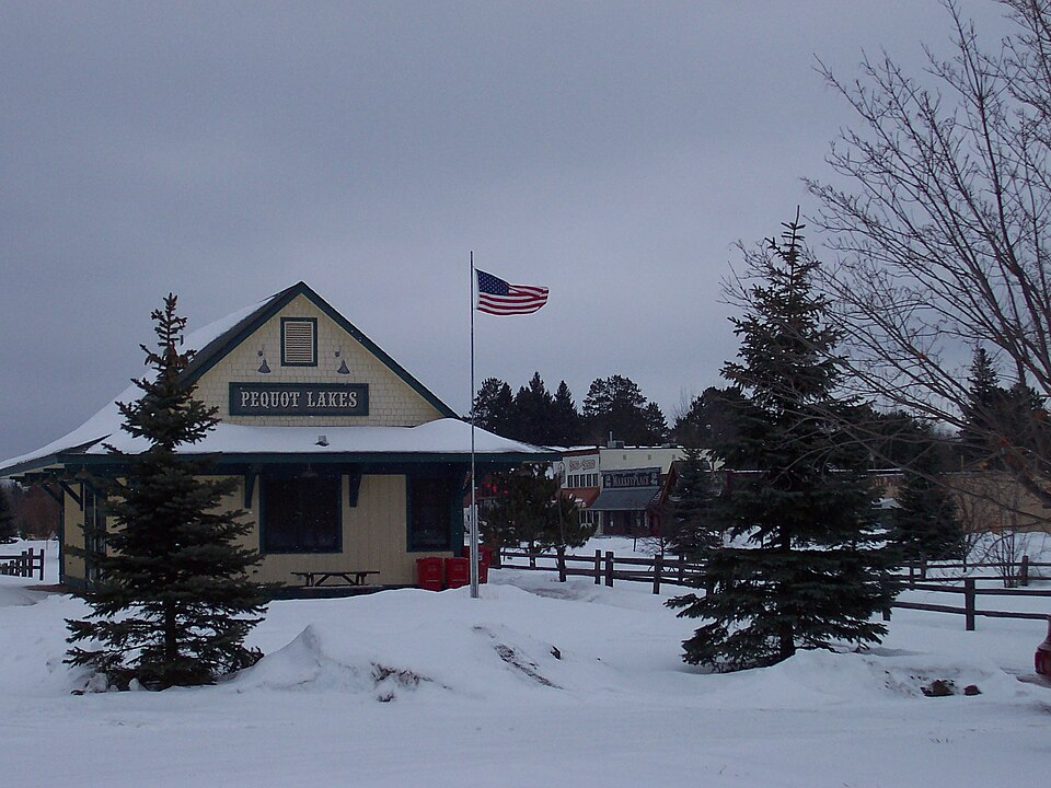 Fayl:Pequot depot.jpg