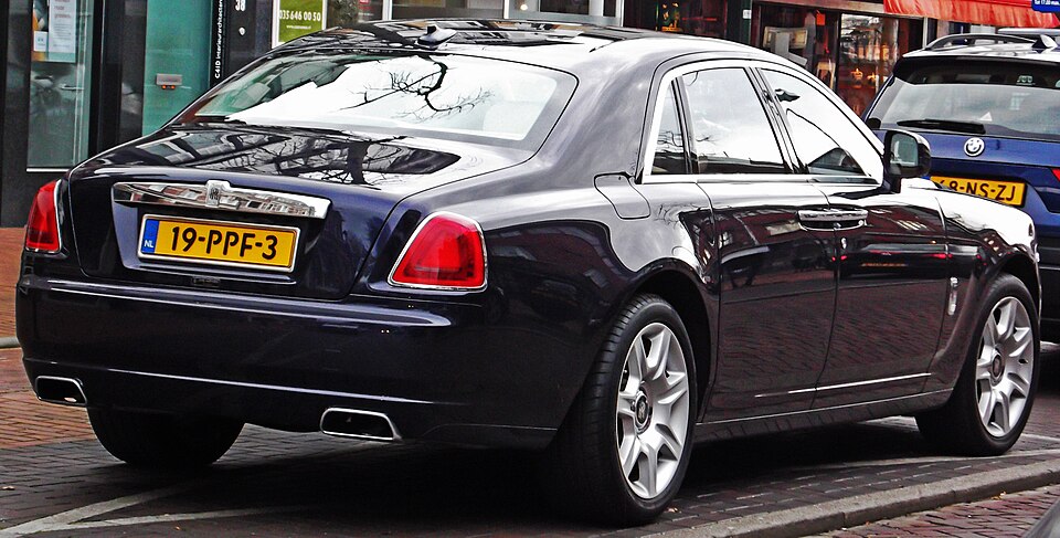 Fayl:Rolls-Royce Ghost (16534986827) (cropped).jpg