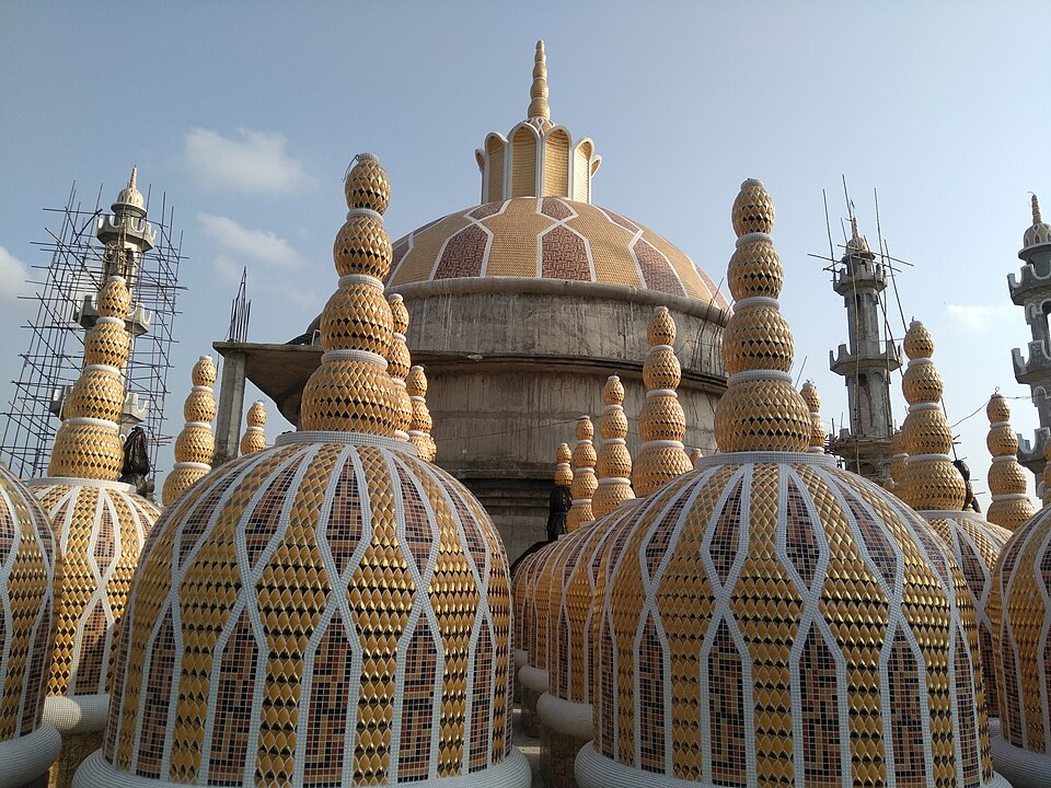 Fayl:201 Dome Mosque, Tangail (18).jpg