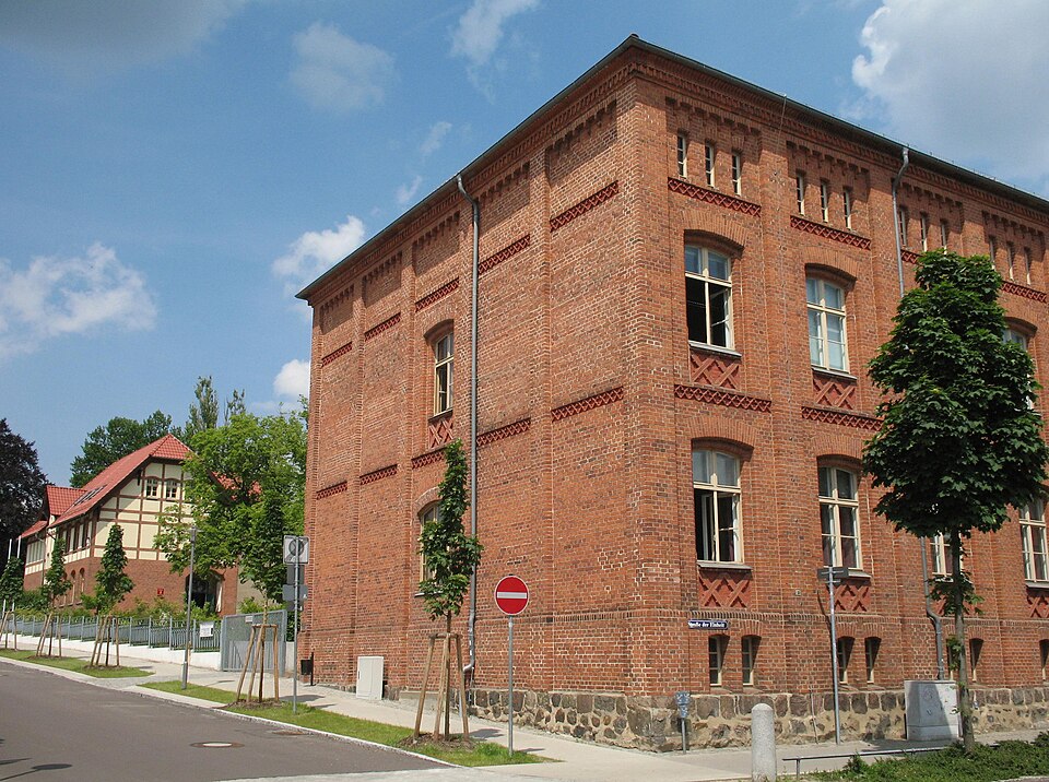 Fayl:Belzig Flaeming Gymnasium.jpg