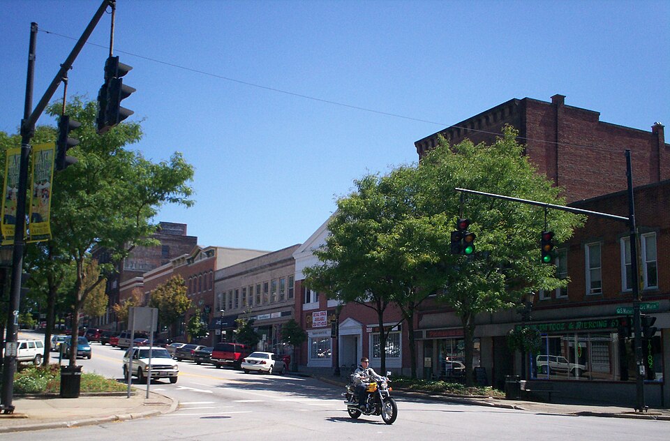Fayl:Downtown Kent Ohio 2.jpg