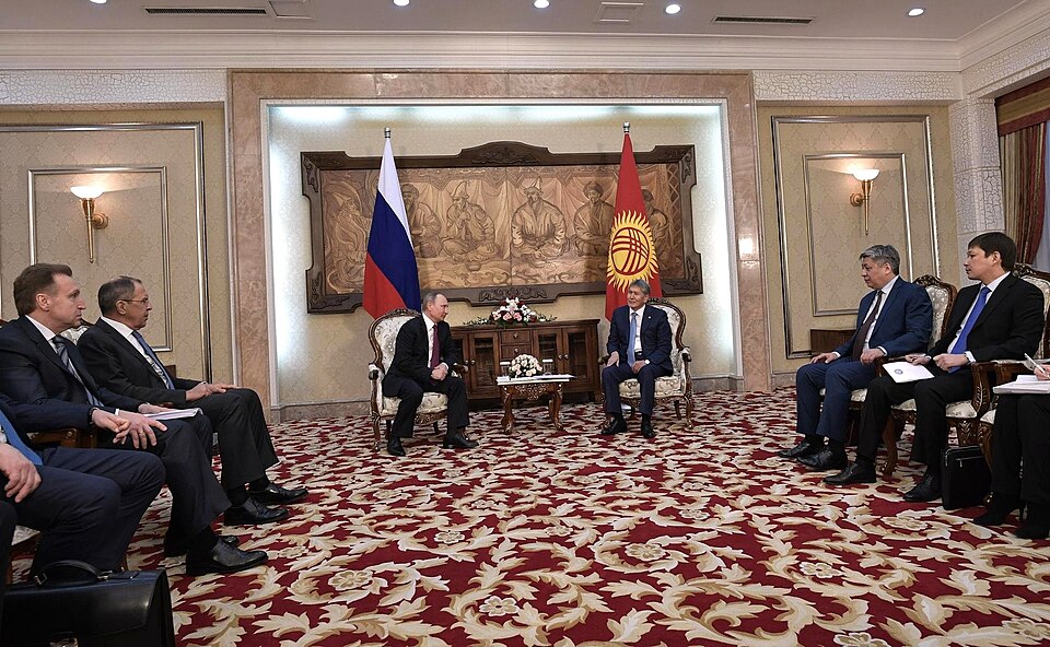 Fayl:Putin in Kyrgyzstan 2017 02.jpg