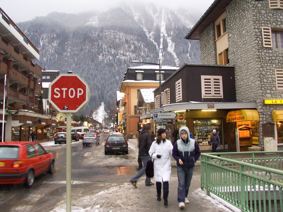 Fayl:Chamonix street 006.jpg