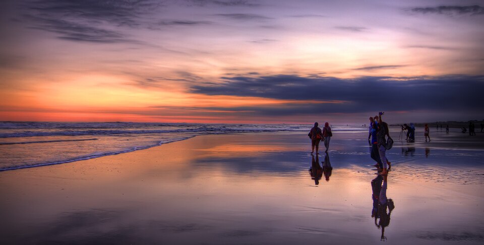 Fayl:A beautiful sunset HDR (7120762005).jpg