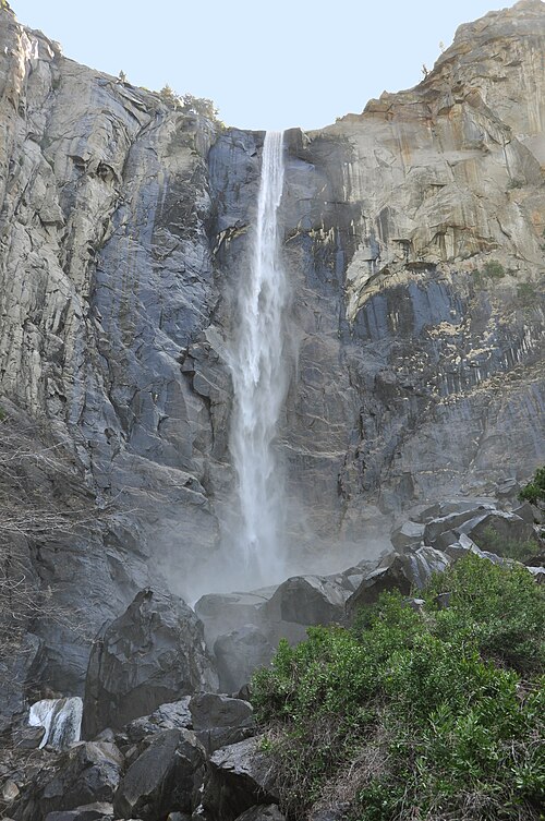Fayl:Bridalveil fall 2010.JPG